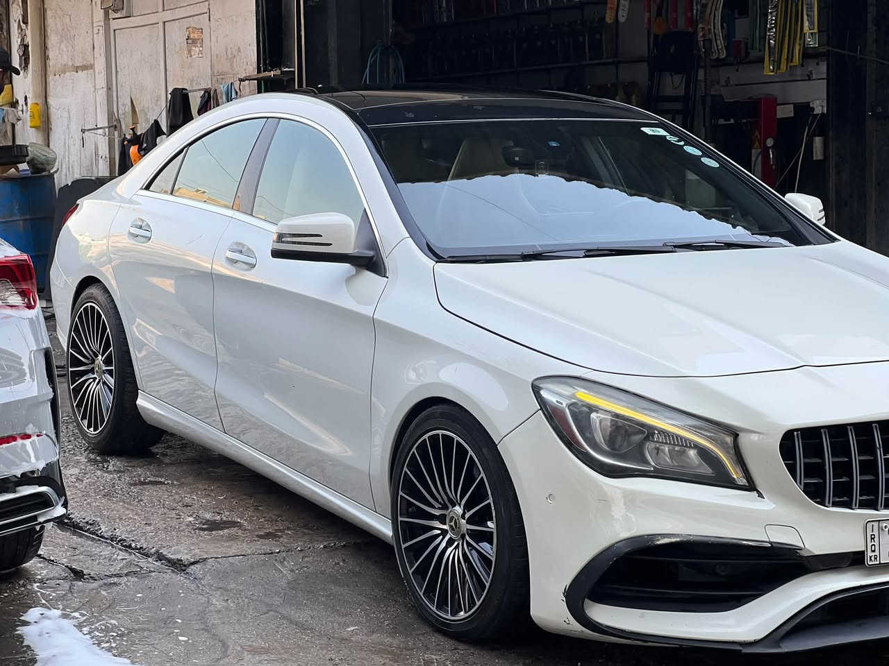 السلام عليكم
مارسيدس CLA250

فول موصفات 

موديل 2018 

بيه بابين مبدلات 

السعر 15000$

مكان سياره بغداد الحارثيه 

***********
