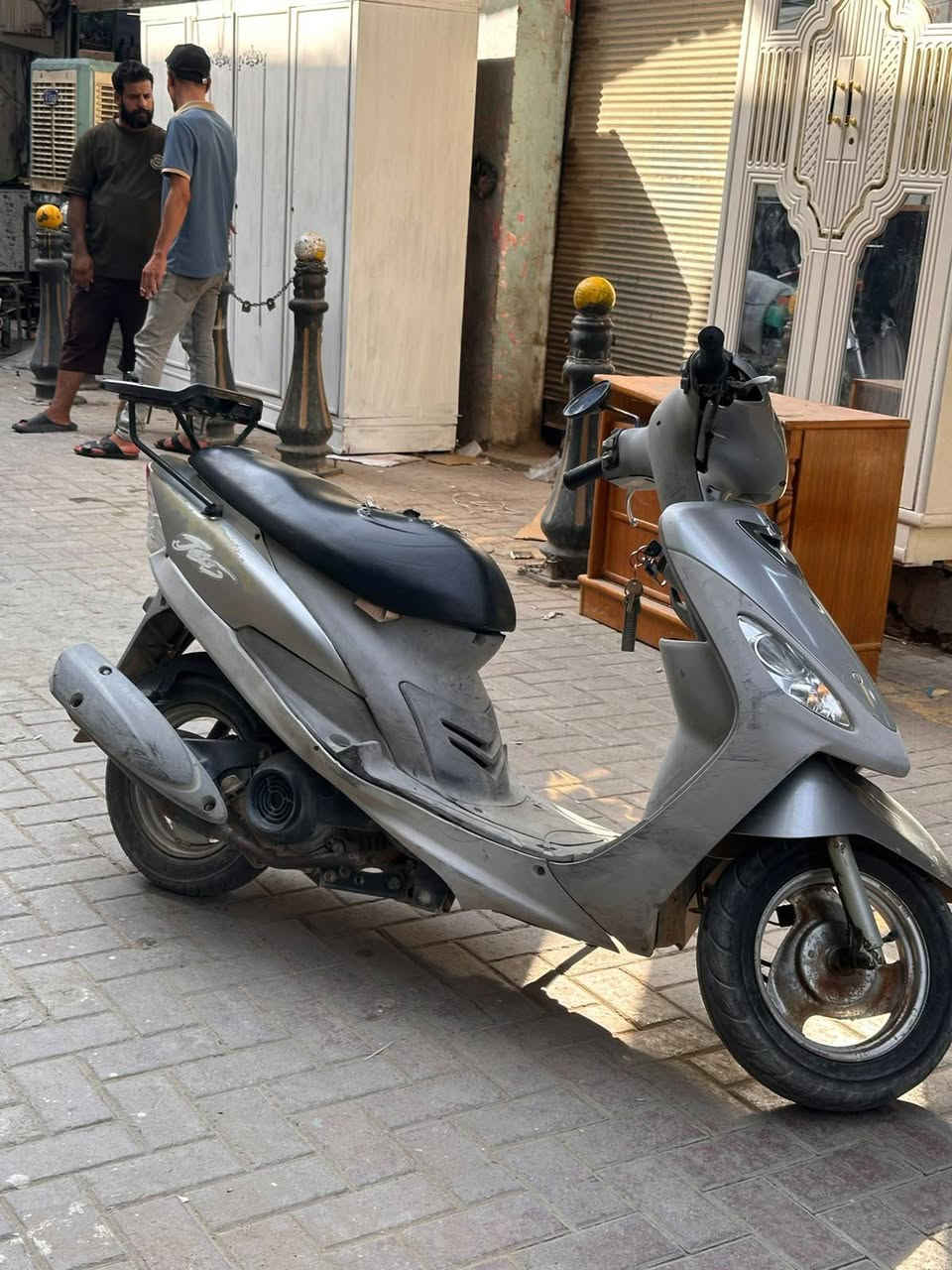 سلام عليكم ماكس منغولي البيع دراجه نضيفه ومكينه نضيفه السعر 650وبيها مجال ***********
