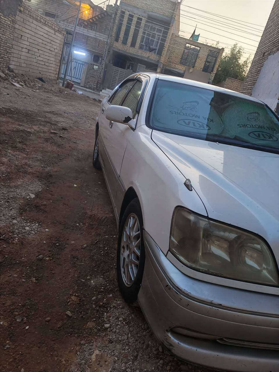 سياره ملكه البيع موديل 2000 مكفوله رقم سليمانية أصولي مكينه 2500 فيفيتي سعر 120 وبيه مجال رقمي *********** مكاني ميسان العمارة
