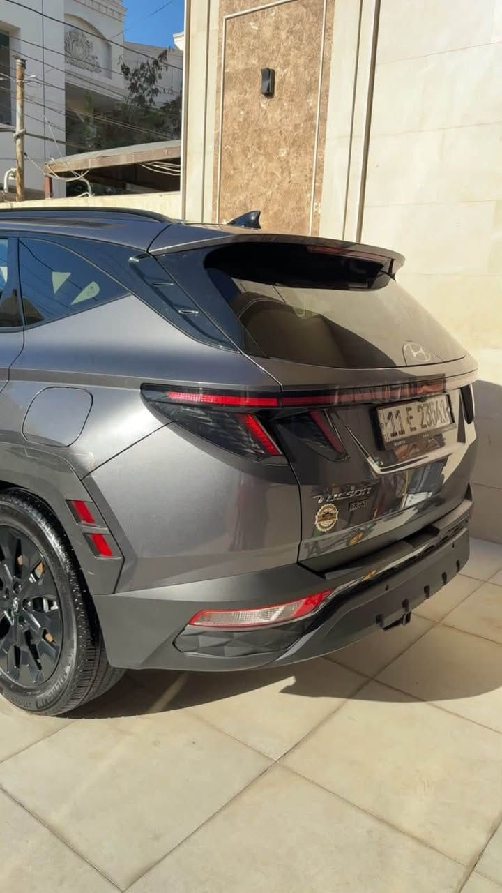 توسان موديل 2024 XRT وارد امريكي 
فول مواصفات بصمة 2.5L GDI  
فول رادار أمامي جانبي خلفي

السلام عليكم اخواني ..
توسان 2024 XRT مميزة  معدلة من الشركة جديدة  اخت الزيرو مواصفاتها حلوة حادثها سطحي صبغ بس بنيد بدون دواخل بدون شاصي وبدون ايرباك وتفاصيلها 
كالأتي :
- محركها 2.5L GDI 
- فول رادار أمامي جانبي خلفي مع أوتو ستوب 
- خروج عن المسار وسايد بريك كهربائي 
- كشن كهرباء وتدفئة بالكشن
- شاشة ديجتال مع شاشة ميديا كبيرة متعددة الوظائف و Carplay  
- شحن موبايل واير ليس
- بصمة مسح مودكمة وتشغيل عن بعد وانارة ترحيب
- انارة محيطية متعددة الالوان 
- صندوك كهرباء 
- تبريد شاشة مناخين منفصلة مع خاصية ريفريشر 
- أوتو هولد نزول منحدرات اطفاء تلقائي درايف مود 
- تطعيم دشبول وابواب قماش وفورميكا مميز 
- منافذ شحن مختلفة واشاير بالمري 
- حادث بس بنيد و مبدل و مصبوغ 
- السيارة ماشية 18 الف miles جديدة بمعنى الكلمة كاملة جديدة بحالة الوكالة وصيانه كامله جديده قبل ٥٠٠ كيلو كل الفلاتر والبلكات مبدلات جديده صار شهر تقريبا 
- ويل جبير 19 بلاك ادشن ودوسات بلادية مضافة من الشركة 

السعر 210 ورقه وبيها مجال حق الجيه 

  مكان السياره بغداد السيدية 
للمعلومات الاتصال : 
***********
