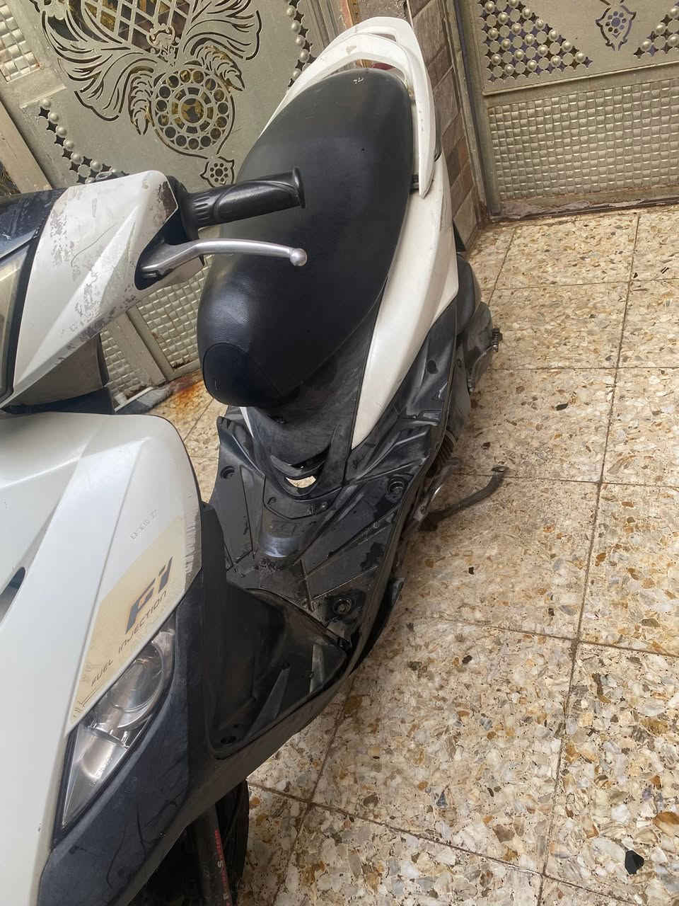 السلام عليكم دراجة ثعلب نوزل 140 كهربائيات كلها شغالة 
نكرة سلف فقط خيط تبخير السعر 450 عنوان بغداد حي اور 
***********
