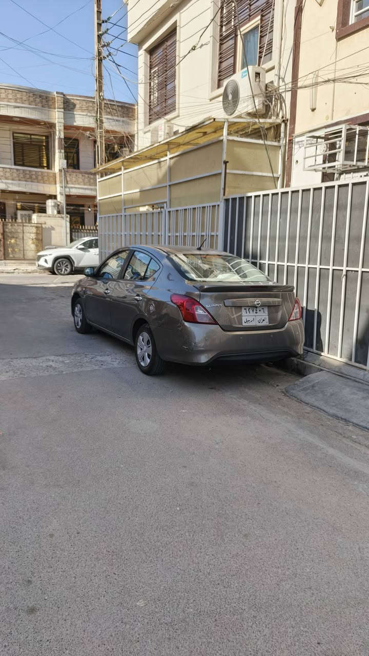 نيسان صني ٢٠٢٠ اشتريتها زيرو على ايدي 
ماشية ٧٨ 
مابيها صبغ فقط جم مكان بارد 
السعر ٩٥ 
***********
