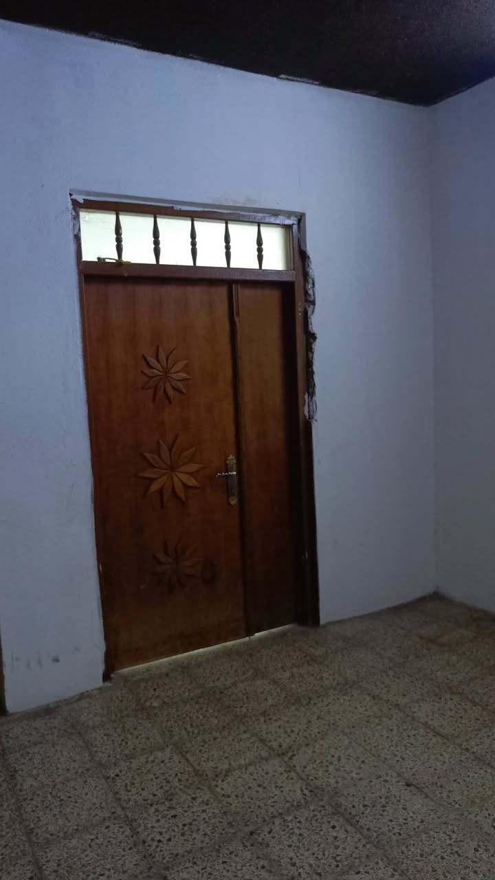 دار للايجار حي سومر بالقرب من
مدرسة سومر الابتدائيه للبنين مساحة الدار 200 متر
 طابقين 5 غرف نوم هول2 حمام2 مطبخ استقبال 
 للاستفسار الاتصال على الرقم 
 ***********
