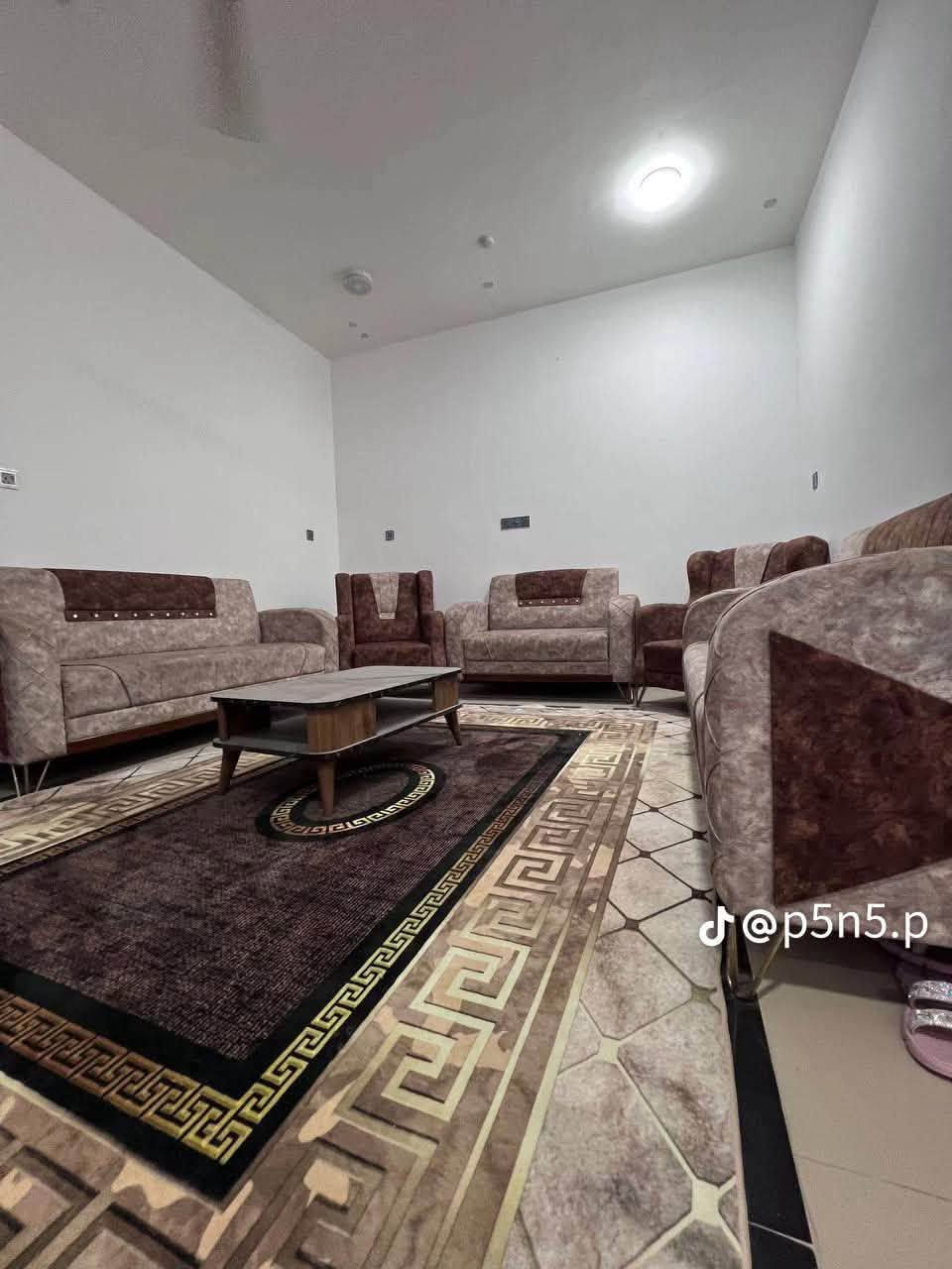 حمدان خلف الجامع • ٢١٠م • ٤ غرف