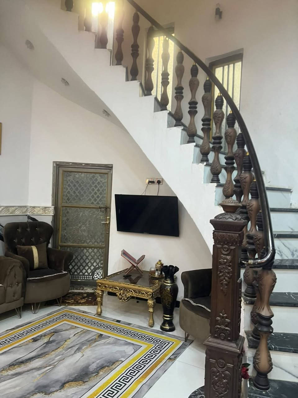 سلام عليكم بيت للبيع المساحه ١٩٥ حي المعلمين القديم بلوك الرابع، البيت جديد البناء ٢٠٢٣                   ***********
