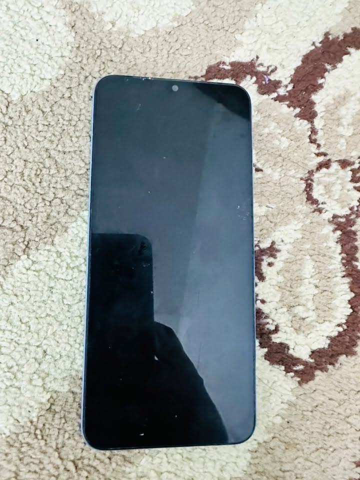 جهازRealme C30s
للبيع سعره ٨٠ وبي مجال راسلني واتساب متواجد ***********
مواصفات الجهاز كدامك 
المعالج: ثماني النواة Unisoc SC9863A تكنولوجيا 28 نانو
التخزين / 64 -3 
الكاميرا: خلفية 8 م.ب. / امامية 5 م.ب.
الشاشة: 6.5 بوصة بدقة HD+ بها نوتش صغير
نظام التشغيل: اندرويد 12
البطارية: 5000 مللي أمبير

مواصفات هاتف Realme C30s :-
يدعم شريحتين إتصال من نوع Nano Sim .
يدعم شبكات الاتصال الجيل الثاني الـ 2G والجيل الثالث الـ 3G والجيل الرابع الـ 4G .
يأتي الهاتف بأبعاد 164.2×75.7×8.5 ملم مع وزن 186 جرام .
