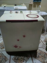 طباخ نضيف • غسالة شغالة • عليها مجال