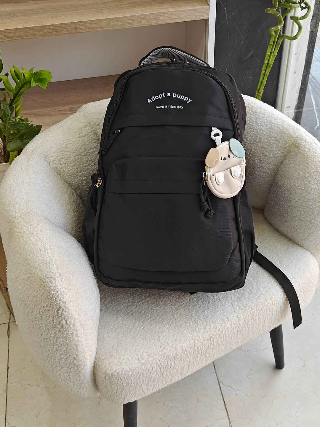 🎒 حقيبة مدرسية حجم كبير 💗💜🖤
عملية وواسعة، مناسبة للمدرسة وتكفي كل مستلزماتچ 📚✨
• الحجم كبير وواسع.
• تحتوي على 4 سحابات و6 خانات.
• القماش ضد الماء 💧
• الظهر مبطن بالإسفنج لراحة أكثر.
🎨 الألوان المتوفرة:
🖤 الأسود
💗 الوردي
💜 البنفسجي
💰 السعر: 18 ألف فقط
🚚 التوصيل لجميع محافظات العراق: 5 آلاف

📸 التصوير حقيقي من داخل المحل 🌱
للطلب والاستفسار دزولنا خاص 🤍
