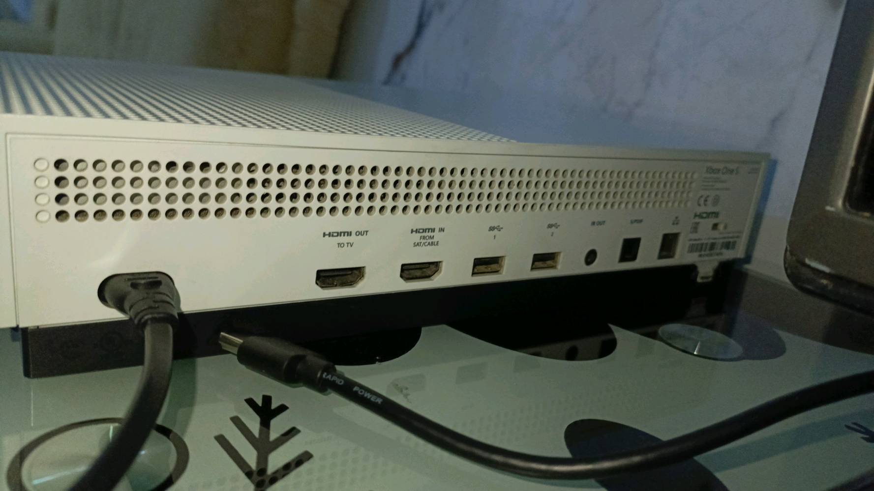 xbox one s للبيع

الجهاز نضيف ويخبل 
كامل الملحقات 
يده مال سيريس اصلية نسخة خاصة 
وسعره 130 قفل
مكاني ب النجف ويوجد توصيل داخل نجف فقط
للتواصل ***********