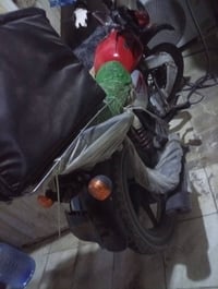دراجه بوكسر موديل 22 نضيفه بس واكفه وضربا ابو تكتك من ورا مرقم رقم ديا...