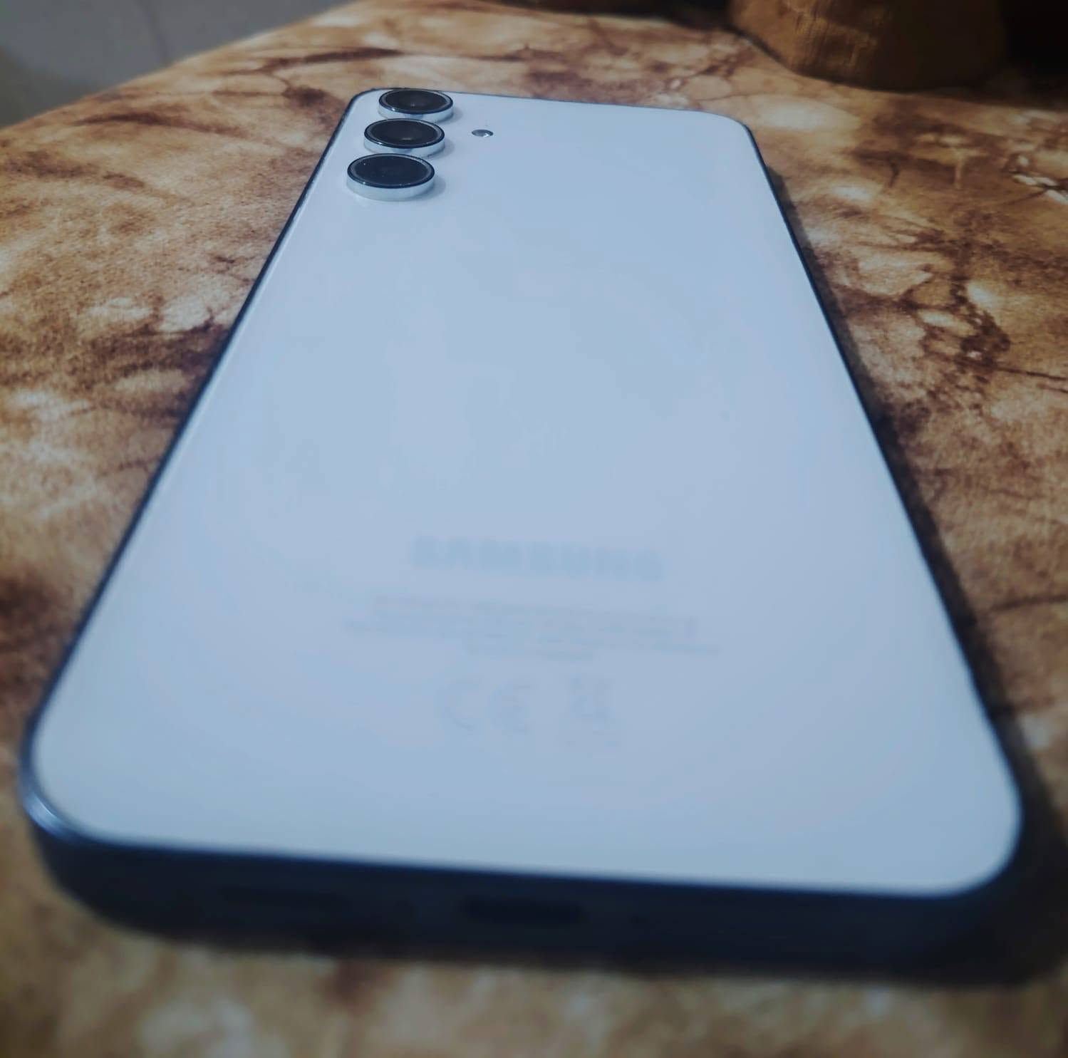 سلام عليكم
مبايل للبيع سامسونج Galaxy A55 5G الأصلي ذاكرة التخزين: 256GB⚡ الرام: 8GB المعالج: Exynos 1480 قوي وسلس للألعاب يطي 60 فريم ببجي وقوي كلش للتصفح الشبكة: يدعم 5G البطارية: 5000mAh 
📸 الكاميرا الخلفية: 50MP تصوير بدقة 4Kالكاميرا الأمامية: 32MP سيلفي بدقة 4K الشرائح: يدعم شريحتين SIM العنوان ديوانيه السعر للاتصال ع رقم ***********
