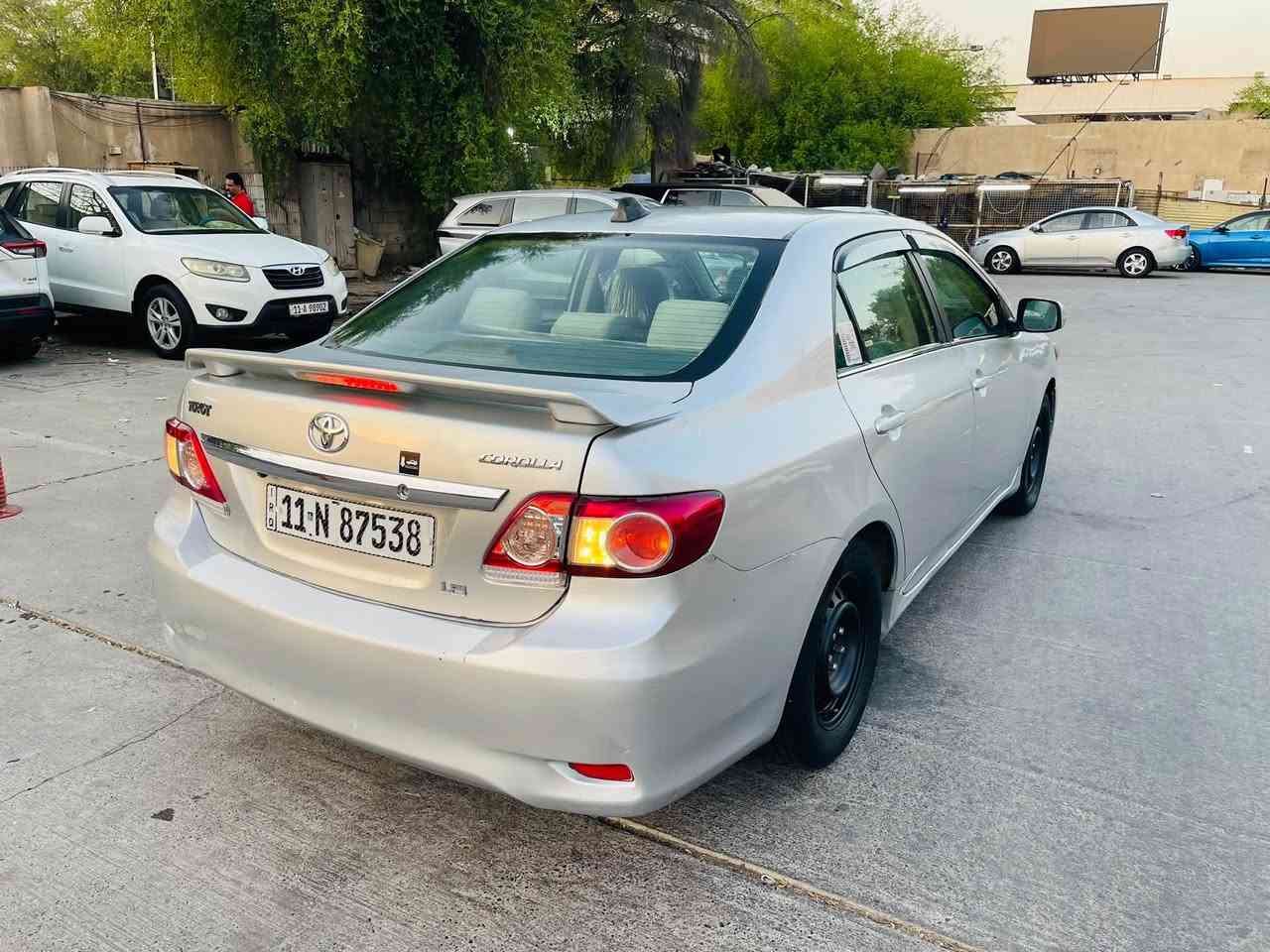 سلام عليكم 
عندي كورلا 2009 شكل 13 
بسمي سنويه وهزه ورقم جديد 
سياره ليبل واحد بدون اي ضرر صبغ جراد فقط 
مكان سياره بغداد الصالحيه 
هاتف ‭***********‬    سعر 88 $
