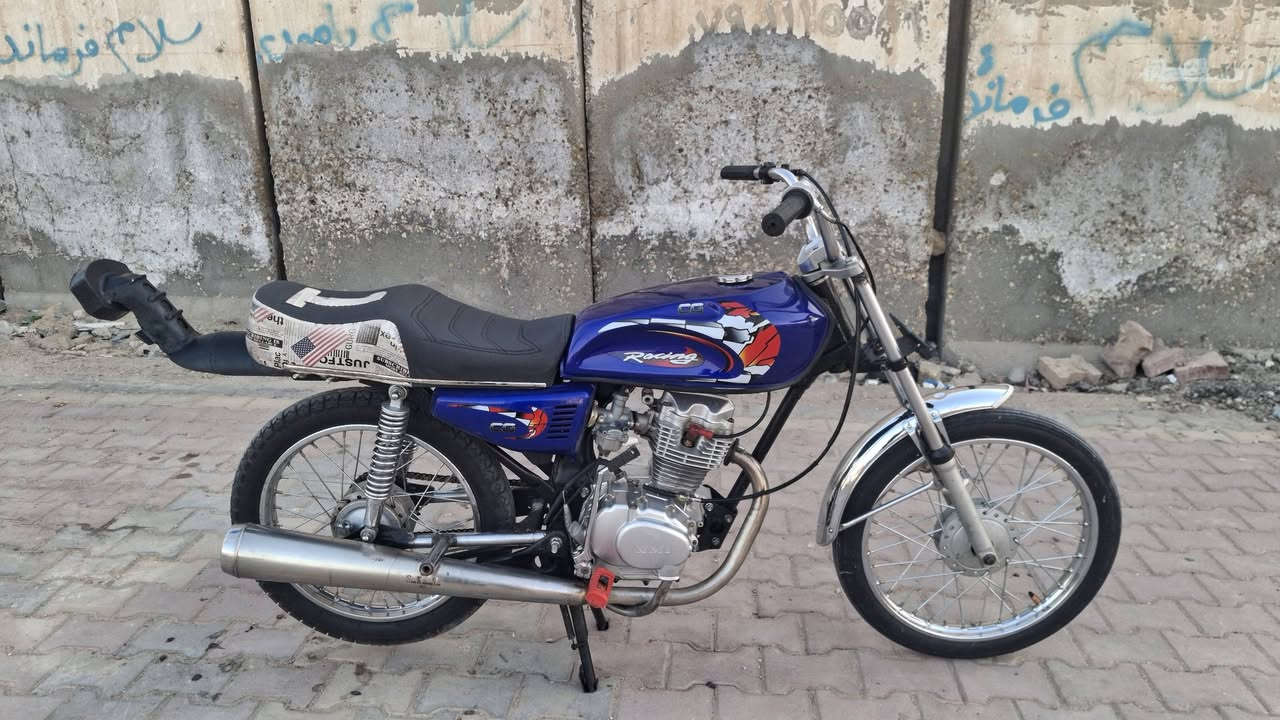 سلام عليكم شباب دراجه للبيع بدون مفتوحه بس ولفات سعره 650وبيه مجال للطيبين ***********
