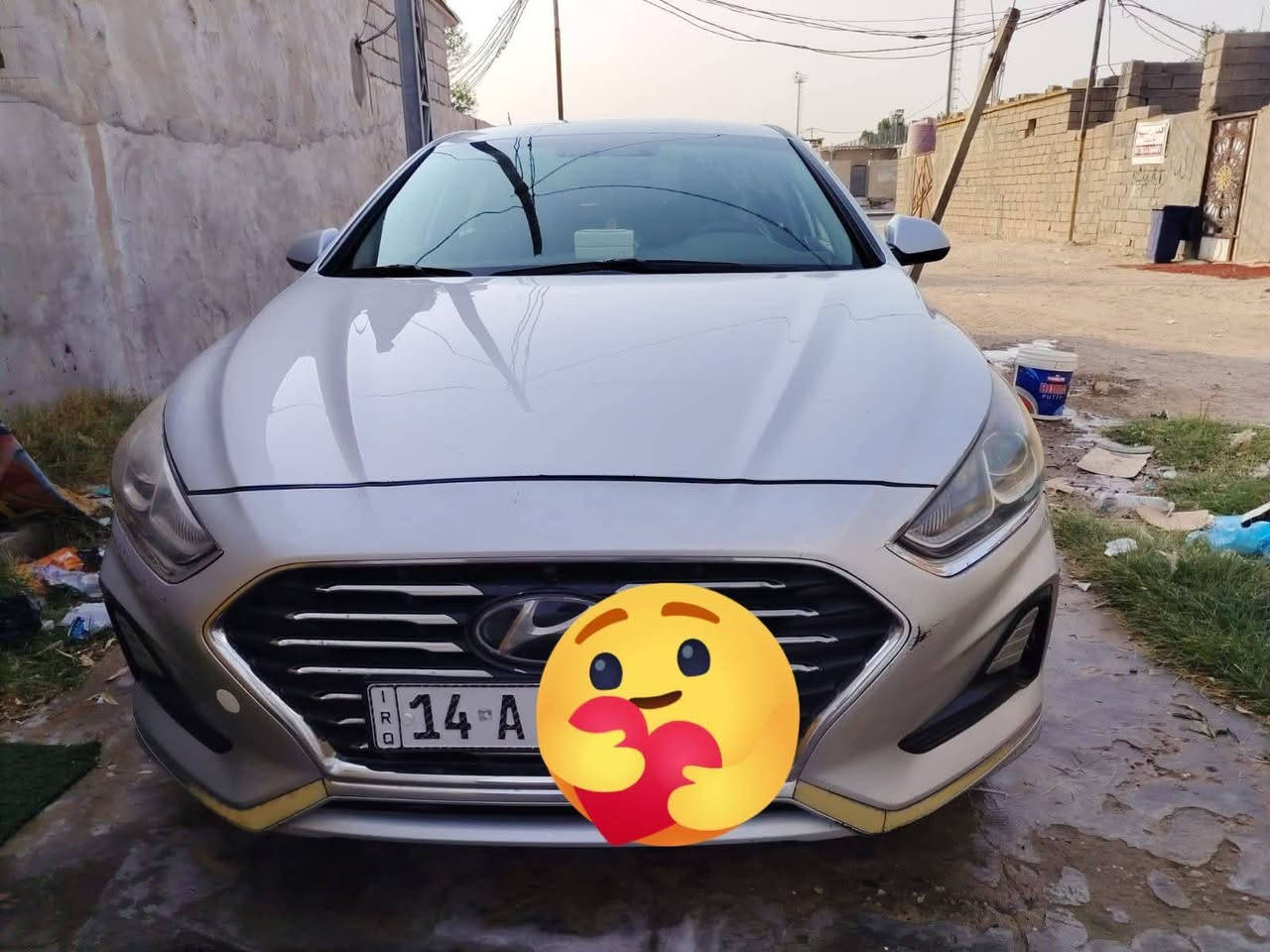السلام عليكم سوناتا وارد امريكي موديل 2018 ضربتها باب وجاملغ امامي بدون دواخل .. والباقي كفاله عامه
محرك 1600 تيربو السعر 125 وبيها مجال .. 
*********** واتساب فعال
