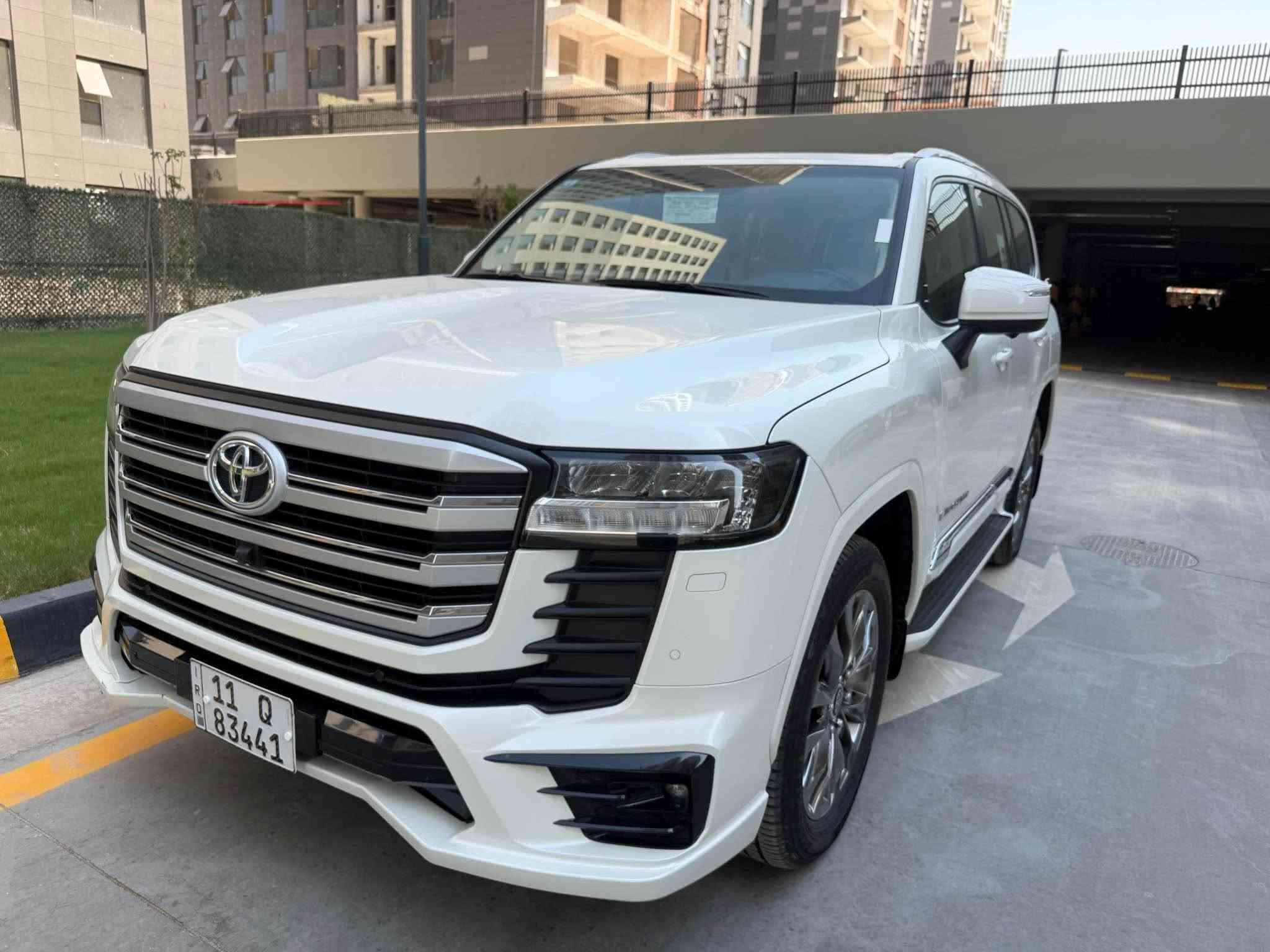 لاندكروز 2024 GXR  بريم اصلي رقم بغداد بدون صبغ ولا بارد ولا اي حاله مكفوله السياره نظيفه مابيه اي نقص الموصفات معرفه 4 كامرات اصليه ماشيه 34 الف  كيلو  السعر 66500 وبيه مجال بسيط الرقم *********** بغداد, العراق
