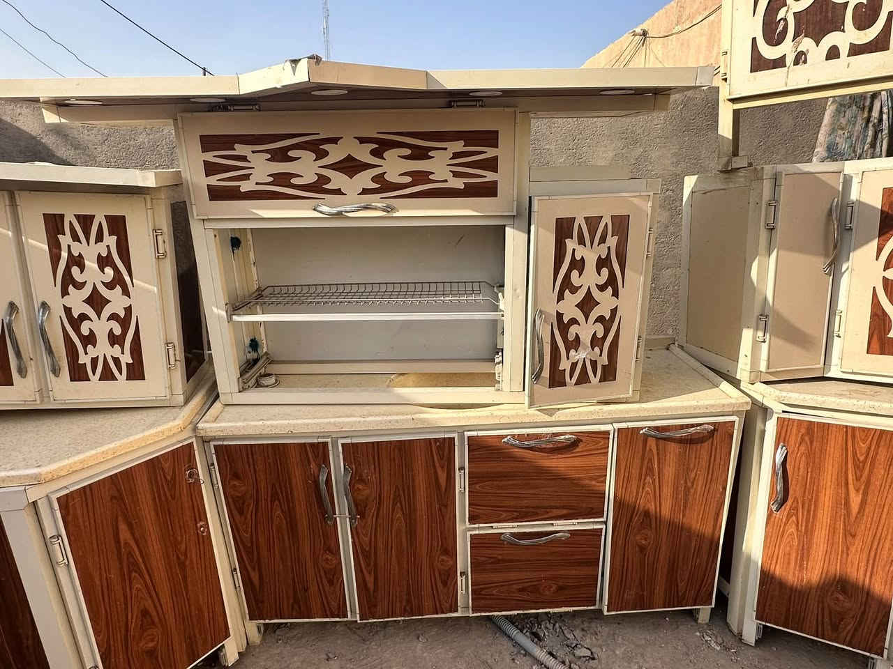 السلام عليكم كاونتر8قطع  للبيع الطول 4متر وزياده كله مرمر نضيف لاكسر بي ولا طاك سعره ٣٥٠وبي مجال قليل العنوان الناصريه الاسكان صناعي 
***********
