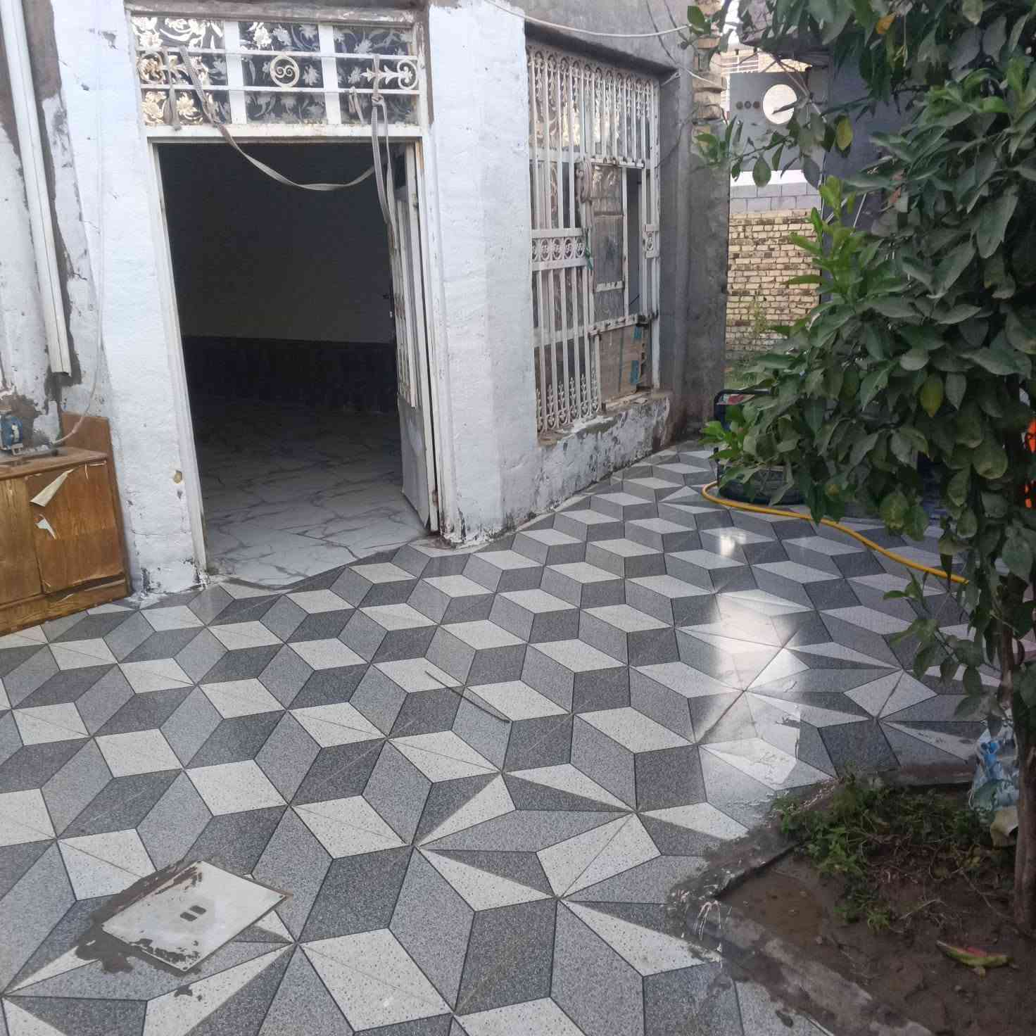 ​🏡 للبيع: بيت مع قطعة ملحق 🏡
📍 المساحة الكلية:
• البيت: 150 متر مربع (عكادة)
• الملحق: قطعة مجاورة 150 متر مربع
​📐 تفاصيل بناء البيت:
​استقبال: 7 أمتار
​صالة: 6 أمتار
​مطبخ: 6 أمتار
​غرفة نوم: 5 أمتار
​صحيات داخلية وخارجية
​طارمة: 5 أمتار
​✨ المميزات والخدمات:
​الخدمات كاملة: (ماء إسالة - كهرباء - مجاري)
​المعاملة موجودة في البلدية
​💰 السعر: خاص (عند الاتصال)
​📞 للتواصل والاستفسار:
​***********
​***********
​💡
