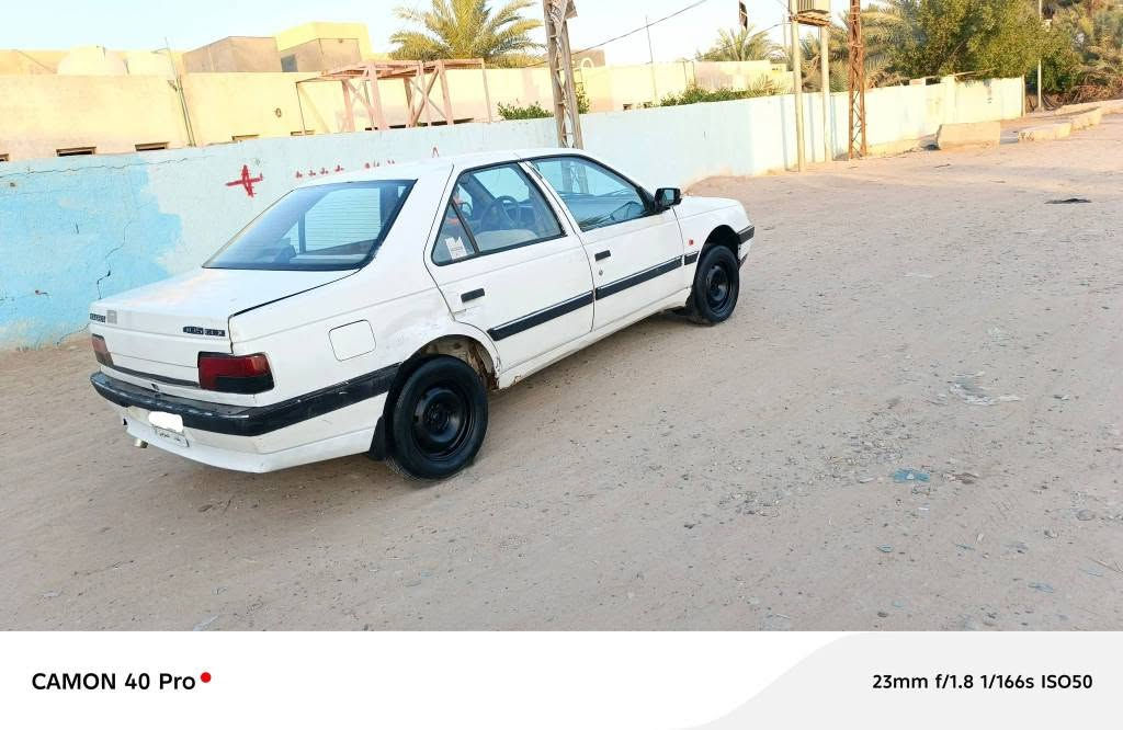 بيجو 405 مديل 9 مكينه گير حداديه باتري تاير كله جداد تبريد ميشتغل للبيع او مراوس السعر 21 وبيه مجال *********** مكان كوفه النجف, العراق
