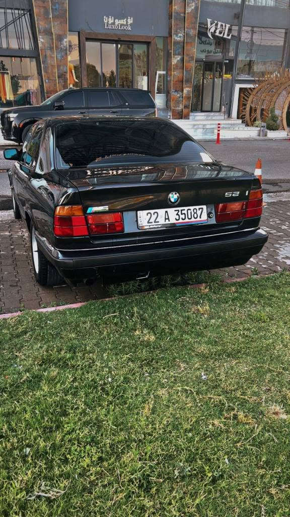 سه ره تا به ناوي خودا .
🇧🇪BMW بؤفرؤشتن 
مؤديل 1991📦 
 (سلايته )
(ته بيريده )
520 كه پسي گيرعادييه 
دووجام كاره با
تازه عام كوره كراوه 
ره قه موو سنه وي نويي 

گيرو مه كينه و ته قه و ره قه ي
به شه رتي سه ت فيته ر به دواي مه سره ف مه گه ري كلاج عه ينه ي تازه

 گؤراوه ناوخورفه ي لؤكه چوار تاييه و ويلي حه سيري نوي له ژيره چوار به ره ده رگاي لؤك کامل مه سره ف کراوه جه م
په كي خه فيفي پيشي هه يه تي

 شايه ني باس نيه بي سه ره ده بل وشانصي زؤر خه فيفه تكاييه مشته ري ني بيزارمان مه كه له هه وليرم 
تيبيني گؤرينه وه م نيه به س فرؤشتنه سعري (59) وه ره قه و معامه له يه كي برايانه ره قه م 
*********** ادميني♥️وه ری گره. أربيل, العراق
