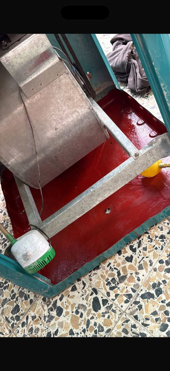 مبردات للبيع عدد ٢ 
وحدة حجم ٢ ونص
وحدة حجم ١ ونص

نظيفات جدا جيب وشد واتربمات جدد ماطورات جدد
استخدام موسم واحد

مكاني شعب

سعرهن ١٠٠ الف قفل ما بيع مستعجل

رقمي ***********
