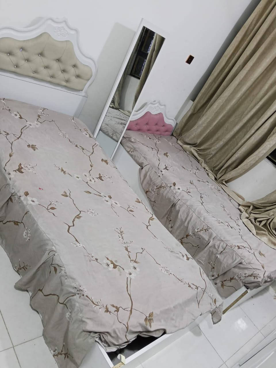 غرفه نوم سريرين منفصلات وياهم دوشك طبي تفصال سعر نهائي قفل 400الف عنوان بغداد الاعظمية رقم بي وتساب فقط *********** اخذ سكرين للمنشور ودز وتساب
