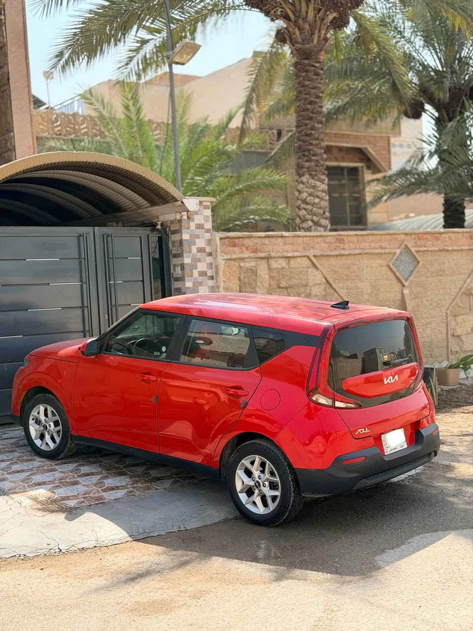 🚗 للبيع | كيا سول 2022 🔥

✨ فئة S – ويل كب
💰 السعر مناسب

📌 رقم بابل باسمي – تحويل مباشر
📍 السيارة موجودة في الحلة

🔹 المحرك: 2000 دوش
🔹 الممشى: 40 ألف ميل
🔹 مشت بالعراق: فقط 6 آلاف ميل
🔹 الوارد: أمريكي
🔹 الحالة: كلش نظيفة وعلى إيدي
🔹 المواصفات: عادية
🔹 بجم كبس
🔹 بدون إيرباك

🛠️ الحادث: خلفي وبسيط جداً
▫️ ربع الجاملغ الخلفي صبغ فقط
▫️ صور الحادث موجودة بالمنشور للتوضيح

✅ سيارة نظيفة ومستخدمة استخدام شخصي
✅ رقم بابل وباسمي
✅ التحويل مباشر
✅ السعر مناسب للشراي 
✅ غير متواجد على الانترنيت الشراي يتصل

📍 الحلة – بابل

📞 للاستفسار: ***********
