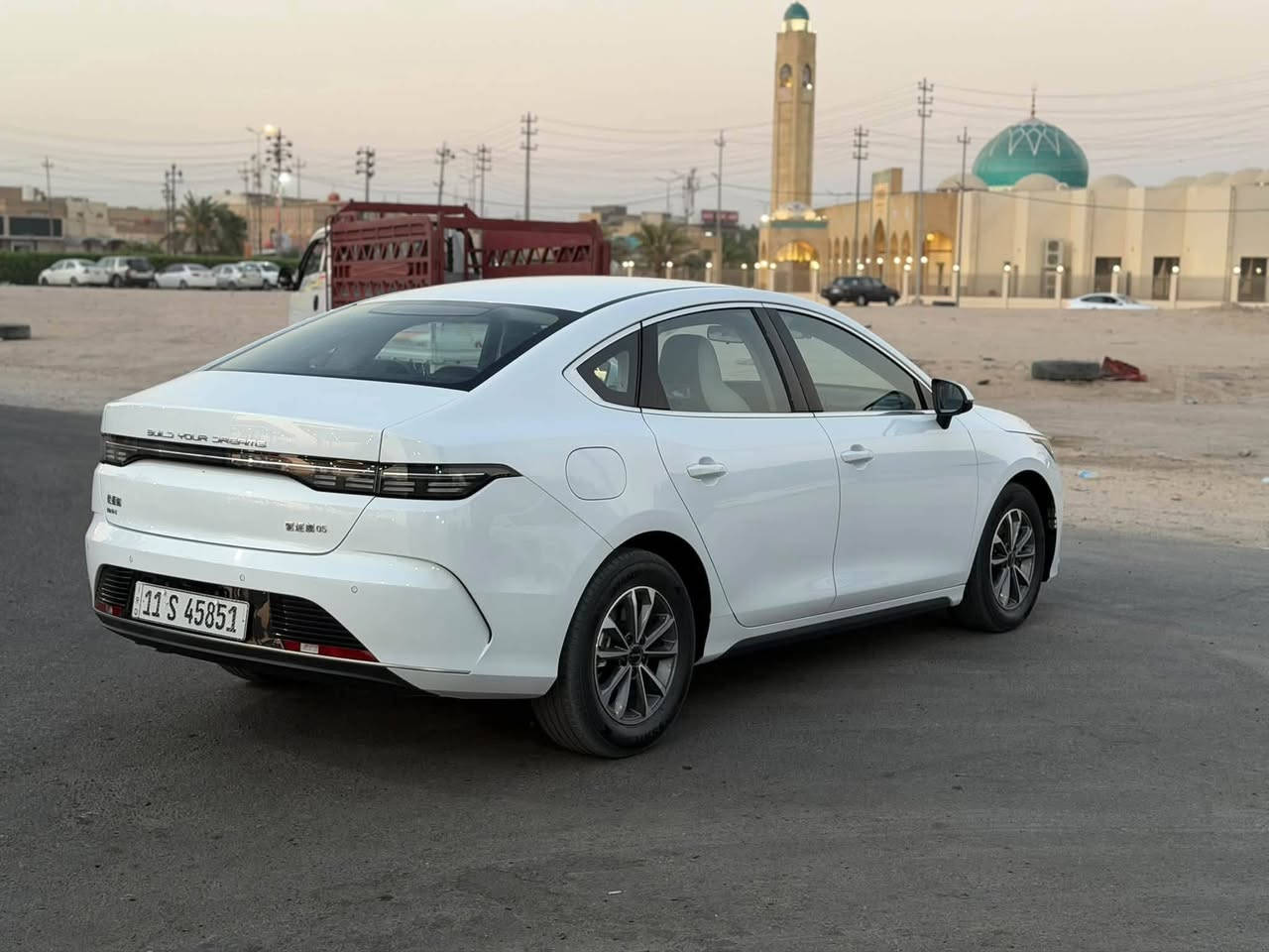 بي واي دي دستروير  للبيع او الامراوس 
بيوايدي BUD دسترويل 2025 فول مواصفات عدا الفتحة 
السيارة بصمة+ كارت
مكفوله كفاله عامه ع وضع الشركه عدا رصعة صغيرة بالبنيد 

ماشيه 16 الف  بوضع الزيرو مفروشة ارضيات حوضية جلد أولى وكذلك الجنة مفروشة جلد شاشة قلاب الحجم الكبير 

رقم بغداد انكليزي بأسمي شخصياً 

هزه وفحص كله جديد

السونار موجود مع الصور 

السعر 20 مليون مع المجال

مكانها كربلاء للاستفسار الاتصال ***********
