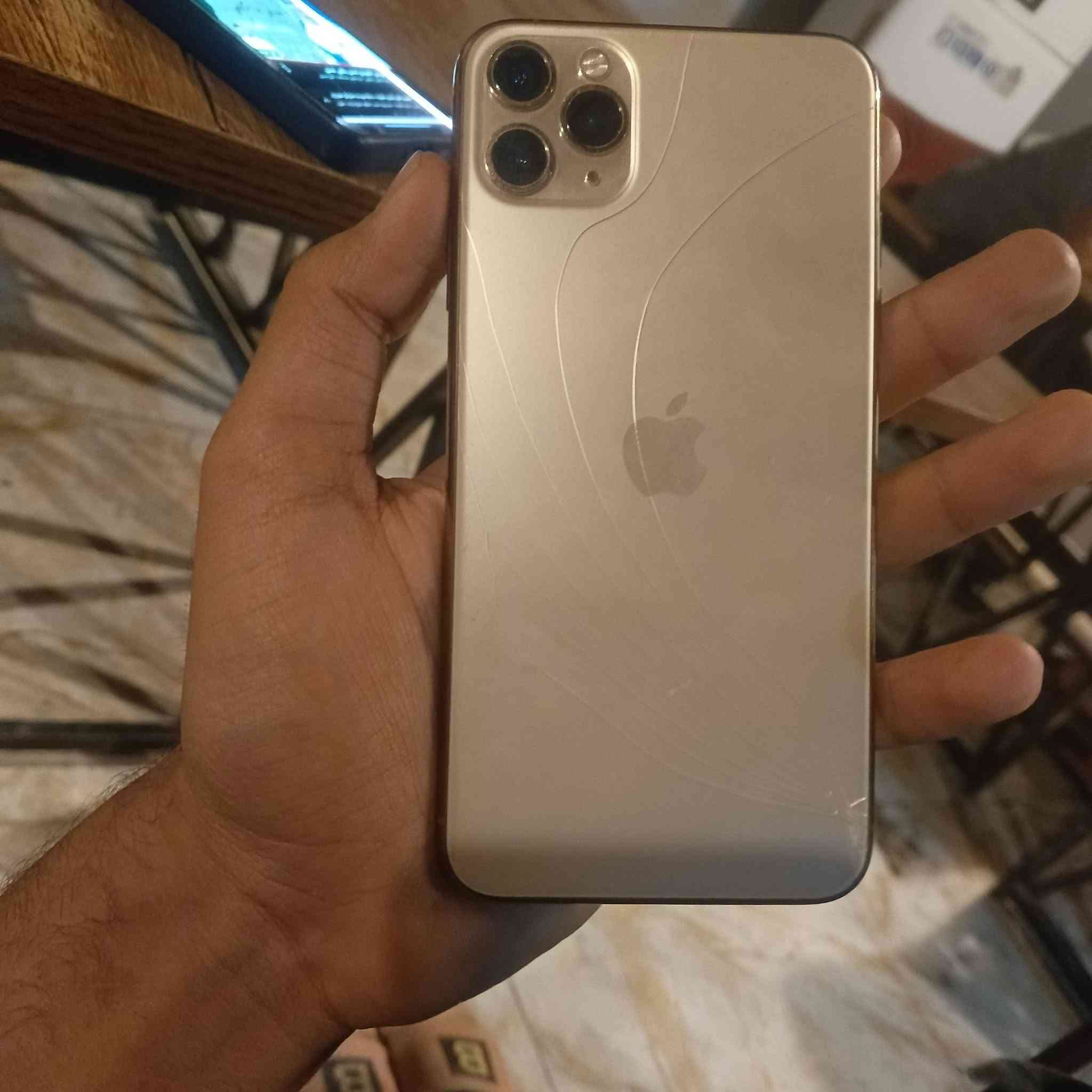 ذاكره 64
بطاريه 74 اصليه 
الجهاز نضيف بس بي كسر بلكلاس م مفتوح ابد
مكاني مسيب ‏‪***********‬‏ اتصل وبيك خير ودلل

