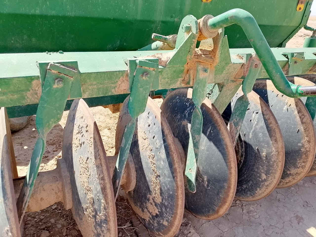 دسك للبيع 10 صاج فصال عزاوي السعر ٣٢٥٠ وبيها مجال بسيط للاستفسار الاتصال ***********
