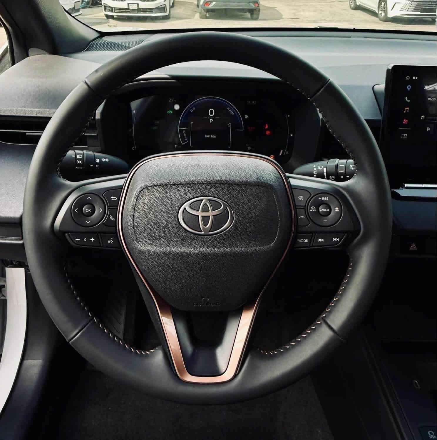 🚗 تويوتا كورلا كروس 2026 – الشكل الجديد 

قوة الأداء + توفير الوقود + فخامة التصميم ✨

🔹 المواصفات:

 • محرك 2000cc هايبرد اقتصادي 🔋
 • فول مواصفات
 • فتحة سقف ☀️
 • رادار أمامي (نظام أمان متطور)
 • مقاعد جلد أصلي فخم
 • كرسي كهرباء (3 وضعيات)
 • رنكات قياس 16 إنش + مرايا سوداء 🖤
 • شاشة كبيرة عالية الدقة
 • عدادات ديجيتال (كيجات إلكترونية)
 • حساسات أمامية وخلفية أصلية
 • كشافات بروجكتر + حمالات سقف
 • وباقي المواصفات المعروفة من Toyota ✅

📞 لمعرفة السعر:
علق برقم 1 يصلك الرد التلقائي 📮
متوفر مرقم مثبت لوحات جاهز ✅

📍 العنوان: بغداد – معارض البياع – الشارع الرئيسي

📱 للاستفسار:
***********
***********
***********
***********
