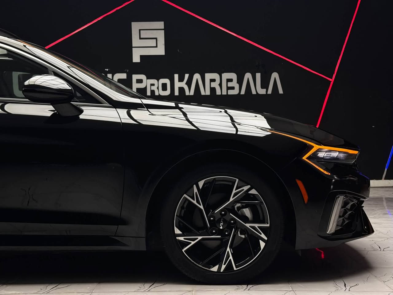 K5 gtline 2025 مرقم اربيل
ماشيه 26 الف كيلو قابل للزيادة
الحادث: جاملغ خلفي 
السعر: 210 قابل للتفاوض
واتساب: ***********
