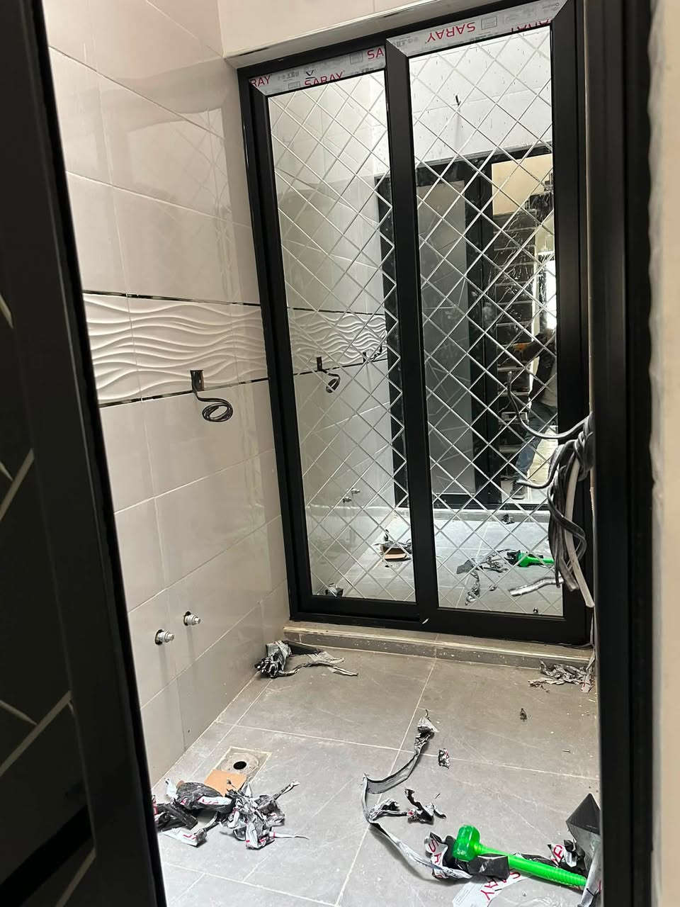 معمل المنيوم لصنع جميع انواع شبابيك وابواب المنيوم بانسب الاسعار
سبعه ونص سراي مع مانع ذباب ٥٢ دولار 
سبعه ونص بدون مانع ذباب ٤٥ دولار 
سبعه ونص عراقي مع مانع ذباب ٤٠ دولار
سبعه ونص عراقي بدون مانع ذباب ٣٥ دولار 
للاستفسار واتس اب. ***********
