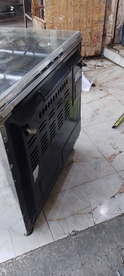 طباخ فريش خمس عيون للبيع نظيف جدا رقم الهاتف ***********

