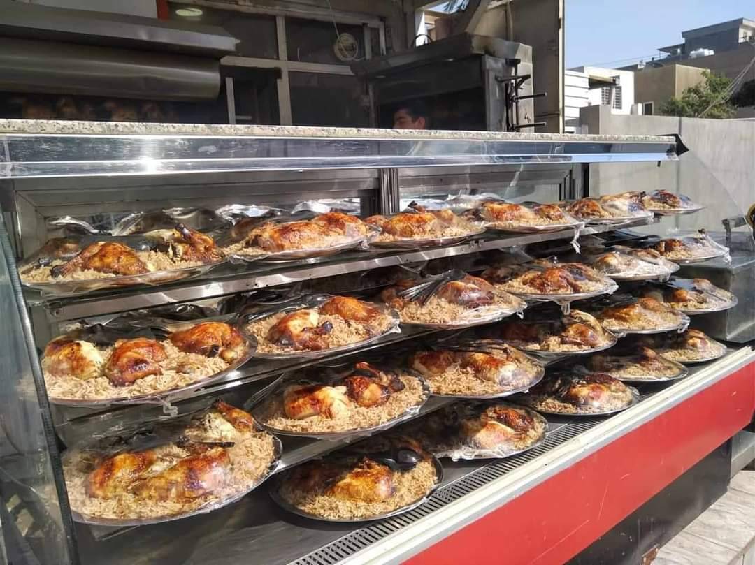 عارضة طعام حار • بغداد
