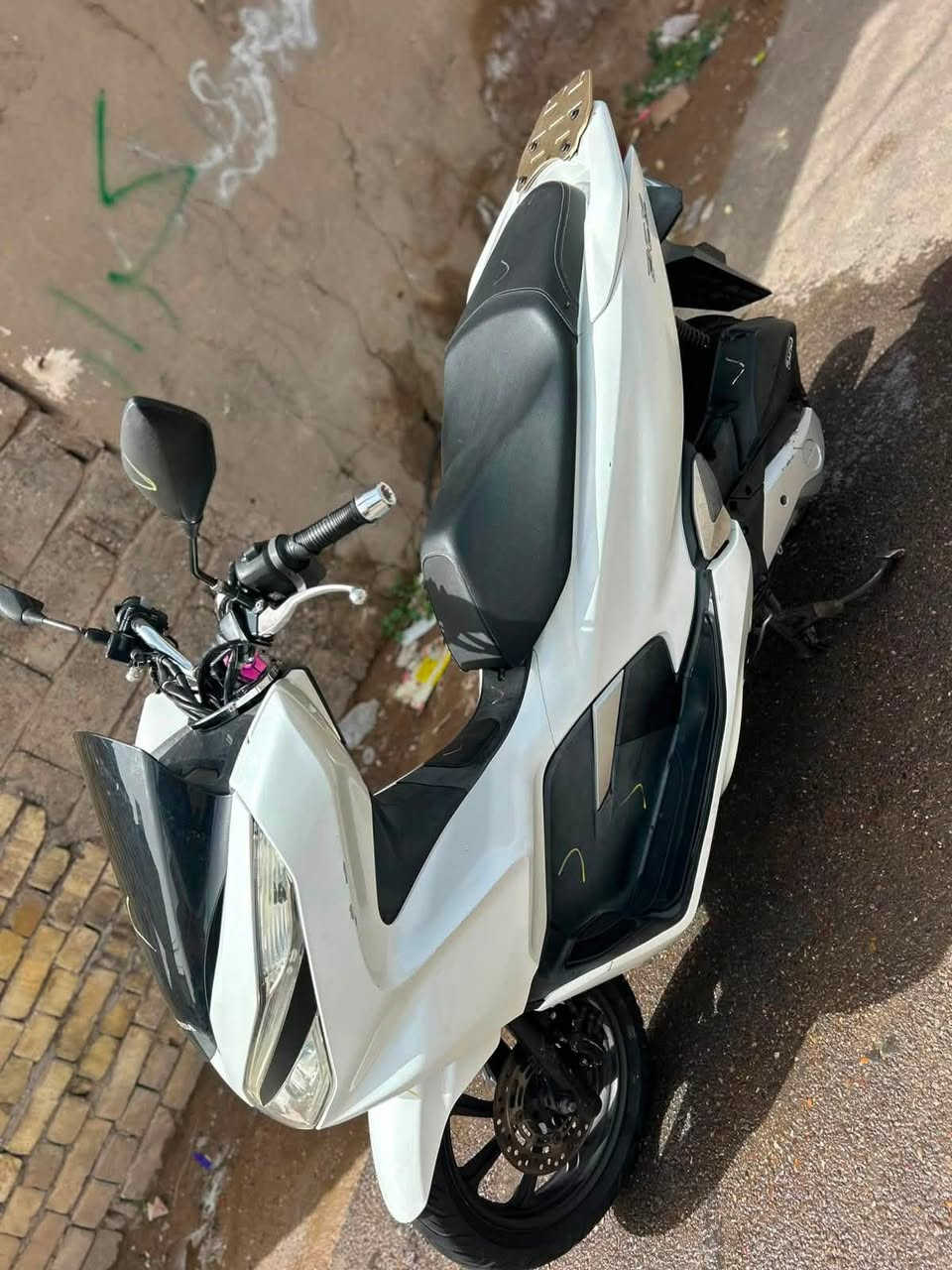 السلام عليكم pcxللبيع الدراجه جديده جيل ثالث كفاله الدراجه حساسات كله شغال بصمه الدراجه ماليزيه  الدراجه موقعها  بغداد الشعب للستفسار

‭***********‬
