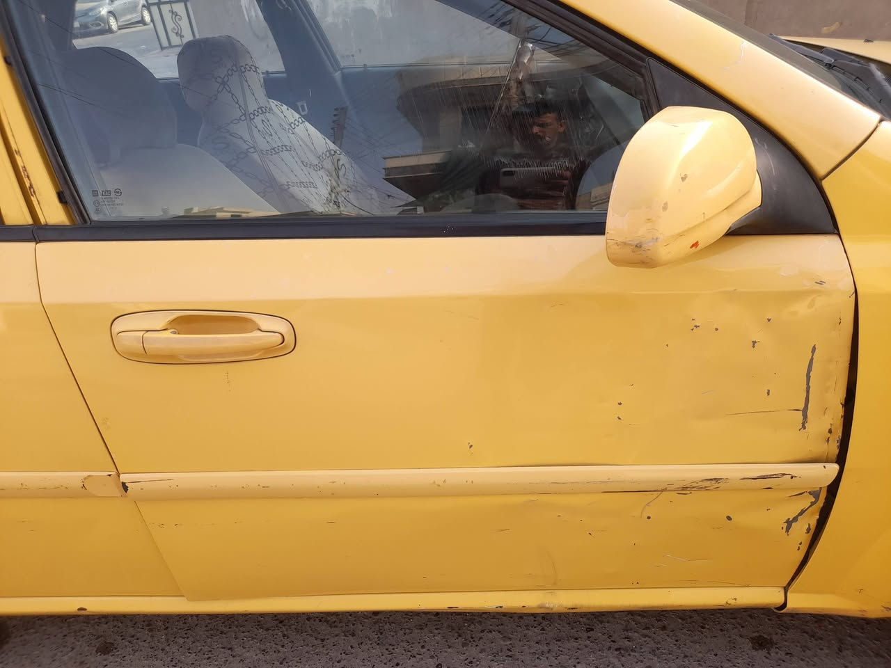 السلام عليكم
للبيع اوبترا ١١ محرك ١٦٠٠ 

سياره نضيفه بس بيها طخات تنزل من السعر 

تبريد ثلج  مبدل بيها جاملغ وباب 

سياره ع ايدي امانه الله فقط دهن وبانزين  

بس سياره يرادلها شويه ادامه لان اني ماعندي مجال 

رايدها ب ٥٧  

***********
