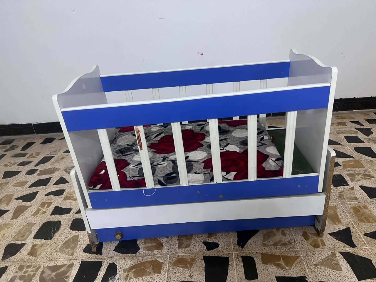 تخت • دوشك • نضيف