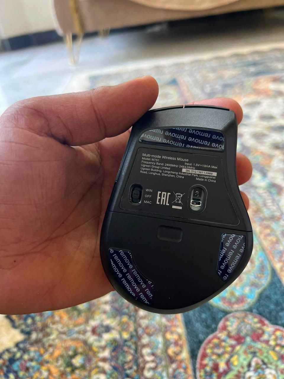 ماوس وايرليس من شركة UGREEN موديل M751
يشتغل على 3 حاسبات بوقت واحد 
يعني تكدر تتحكم ب3 حاسبات سوه بوقت واحد فقط دوسة دكمة 
يفيد أهل المونتاج والألعاب والمصممين
ماوس كلش راقي وسعر مناسب 
سعر القطعة 35 الف سعرة بالسوك فوك ال80 الف 
جدد لوك 
عنواني بغداد الدورة وره مول العراق 
***********
سعر القطعة 35 الف 
متوفر 7 قطع فقط
