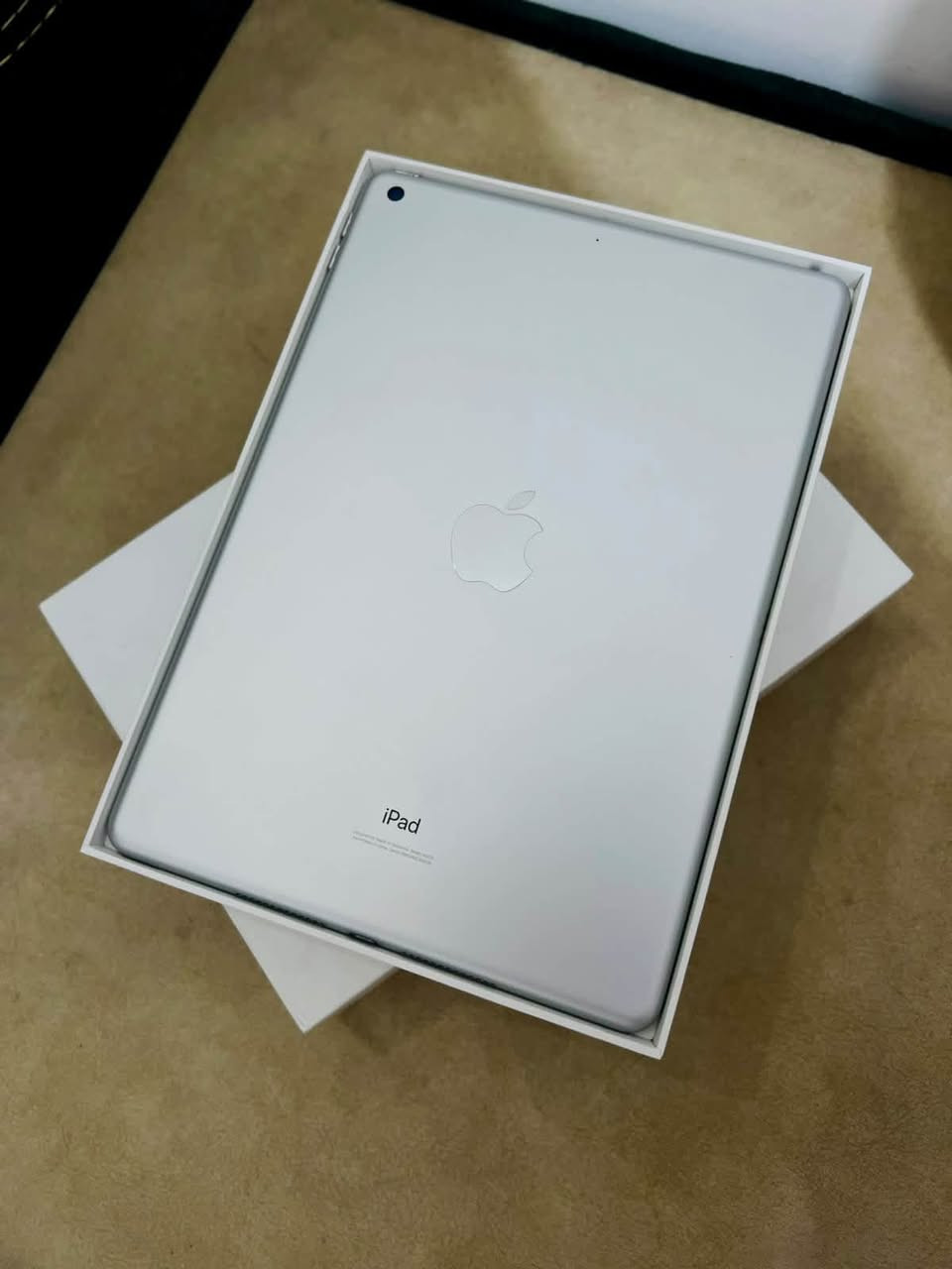 iPhone iPad 8
ايباد مستعمل جديد ذاكره 32
السعر 300الف 
(عدم التواصل خاص)
للتواصل الاتصال على الرقم 
***********
