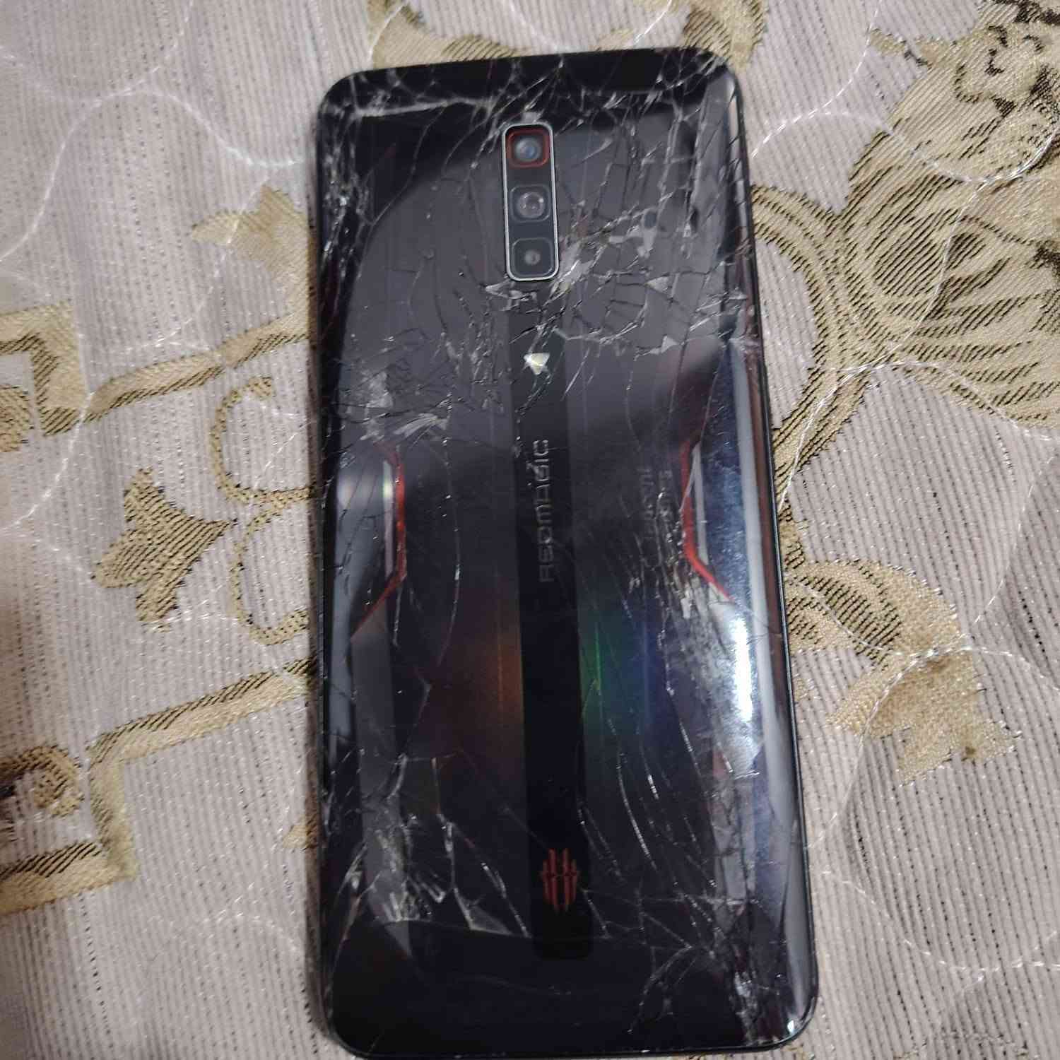 جهاز ريدمجك s6 نضيف حيل فقط الضهر مكسور ذاكره العشوائي 12 رام 8 مساحة تخزين 128 المعالج سناب دراغون 888 فريمات 165 سعر جهاز 200 وبي مجال
تواصل وتساب *********** مكاني كركوك
