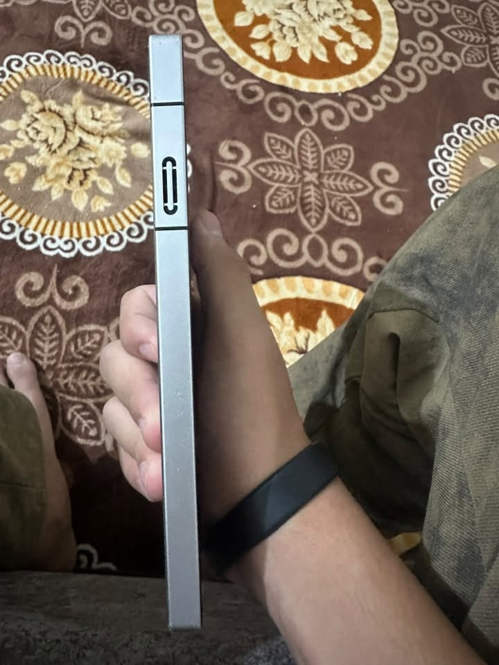 السلام عليكم ريد مجك 10 برو  مامفتوح مكفول فقط الفطر الصغير بلشاشه حته مامبين ومامأثر علمس ابد ذاكره 512
السعر 725 وبي مجال رقمي ***********
