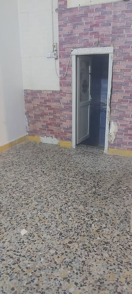 شقه درج للايجار في الجنينه تحتوي على غرفه وديوانيه وصاله ومطبخ وصحيات السعر 400 شامل الماء والكهرباء
واتس ***********
