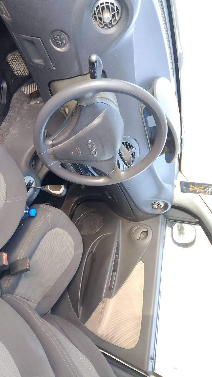 سعر47
شيرى X1 مۆدێل ٢٠١٤ بۆ فروش (Chery X1 2014)
​مۆدێل: ٢٠١٤
​ڕەنگ: سپی

​گیربۆکس: ئۆتۆماتیک (أتوماتيك)
​مۆدەکان: ٤ جام ئۆتۆماتیک (کەهرەبایی)  (کۆندێشن کاردەکات)
​سیستەم: شاشەی ئاندرۆیدی زۆر بەرز
​دۆخی ئۆتۆمبێل:
​ئۆتۆمبێلێکی زۆر خاوێن و بێ مەسرەفە، 
​گێڕ و مەکینە بە شەرت، تەقە و ڕەقەی نییە.
​سنوايه به سه رجو2025 به ناوى خومه وه غراما77000 له سه ر داواى مه عامله ده گريته وه
​ 
سعر 47وبي مجال
شيري X1 موديل 2014 للبيع بحالة ممتازة (Chery X1 2014)
​الموديل: 2014
​اللون: أبيض
كير عادي وتوماتيك
​المواصفات: 4 جامات كهرباء + تبريد (مكيف شغال ممتازة) + شاشة أندرويد حديثة
​حالة السيارة:
​السيارة بنظافة ممتازة جداً، تبريد  وبدون أي مصاريف.
​المحرك والجير بشرط الفحص، صدر وتخم إطارات ممتاز.
​سنوايه منتهى من 2025 بسمى كاملة وجاهزة للتحويل مباشرةً
مكان سيارا اربيل ***********واساب أربيل, العراق
