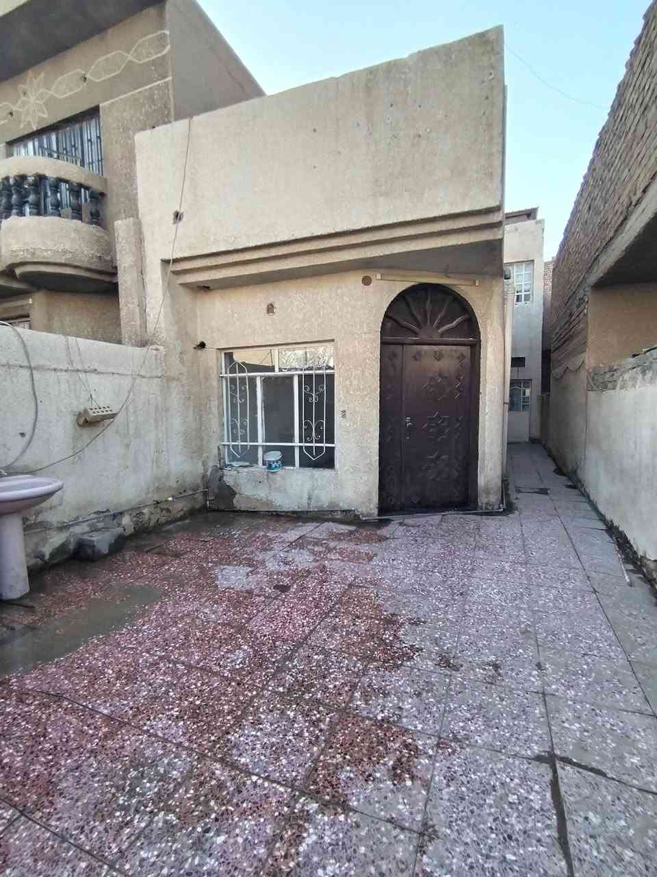 دار للبيع
المساحه 100م
حي الجهاد الامانه
شارع 15 رصيف3م
يحتوي على مدخلين
وستقبال ومطبخ
ونوم1 وصحيات2
وكراج وصطح
البناء اكلاسك
السعر جدآ مناسب
اتصل *********** هـ
مكتـب الشمري للعقار @إشارة
