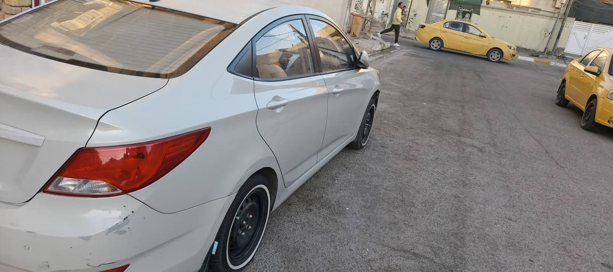 اكسنت ٢٠١٦خليجي
مكينه ١٤٠٠
كير عاطل بيه كير عاطل يعني متمشي
مكينه مكفوله
صدر خلفي أمامي جديد تيرات جداد
بيه طخه بجملغ الخلفي اصبعين ممصلحن وبالباب هم ما صلح وتكد تركز بصور وشوفهن بس
ماكني واسط كوت مركز المدينه
السعر ٦٣ وبيه مجال 
***********

