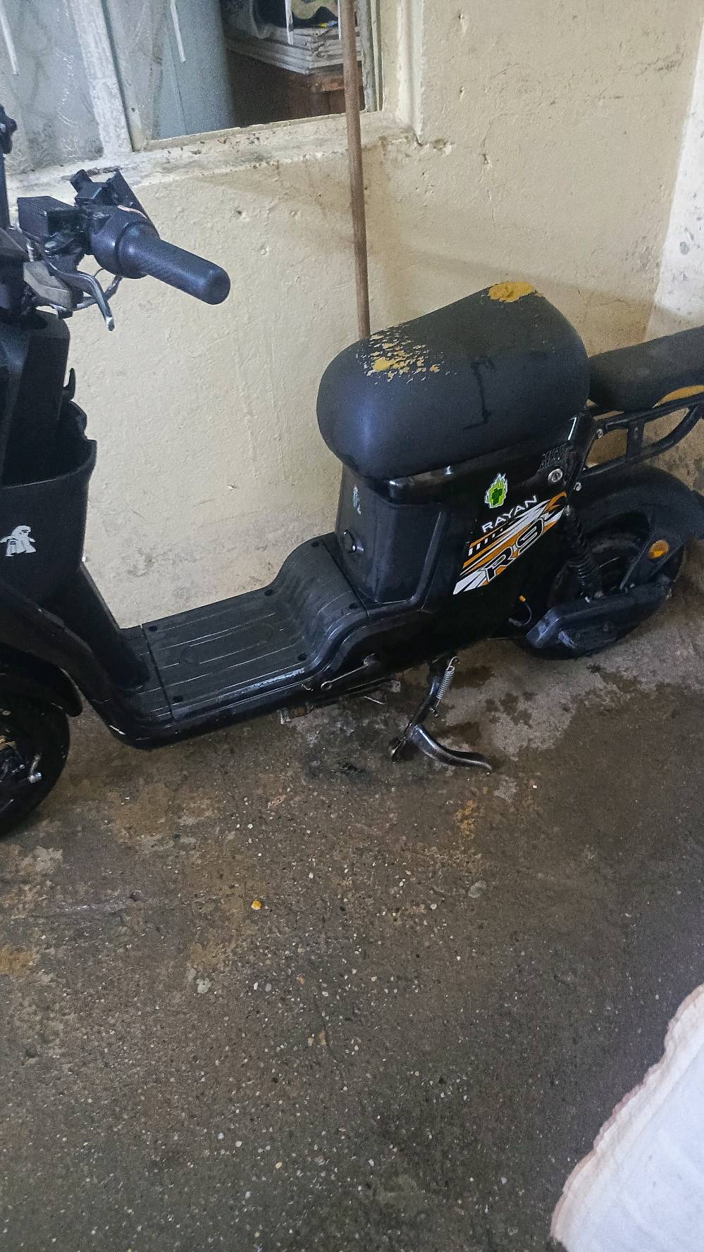 مطار شحن بالبطاريتين السعر 250 ابي مجال