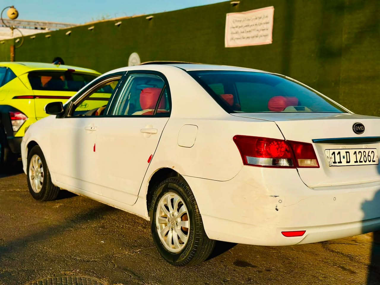 السلام عليكم 

بي وايدي G3 موديل2015  

كير مكينه مكفولات  تبريدها ثلج ❄️ 

حداديه اماميه خلفيه كامله كفوله كفاله عامه ماعده السونار

السونار موجود جوة وية صور السيارة 

السيارة تم تعمير الدوسات بسبب الخياس 
يعني مكفولة من الحادث ومن الطخات 

السيارة مال بيت لامشتغلة تكسي ولا كلشي 
السيارة نضيفة كللللش كلش 

والسعر 54 ورقة وبيهة مجال بسيط 

وهذا الرقم ***********
متواجد واتساب وفيس
