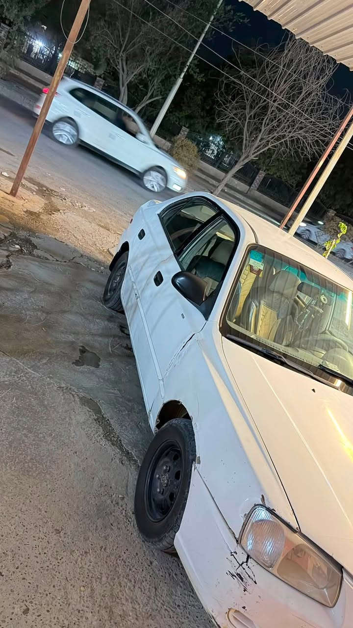 السلام عليكم 
اكسنت فرنا /2001
محرك 1600
اوتوماتيك / تبريد 
رقم بغداد 
السعر 45 
***********
