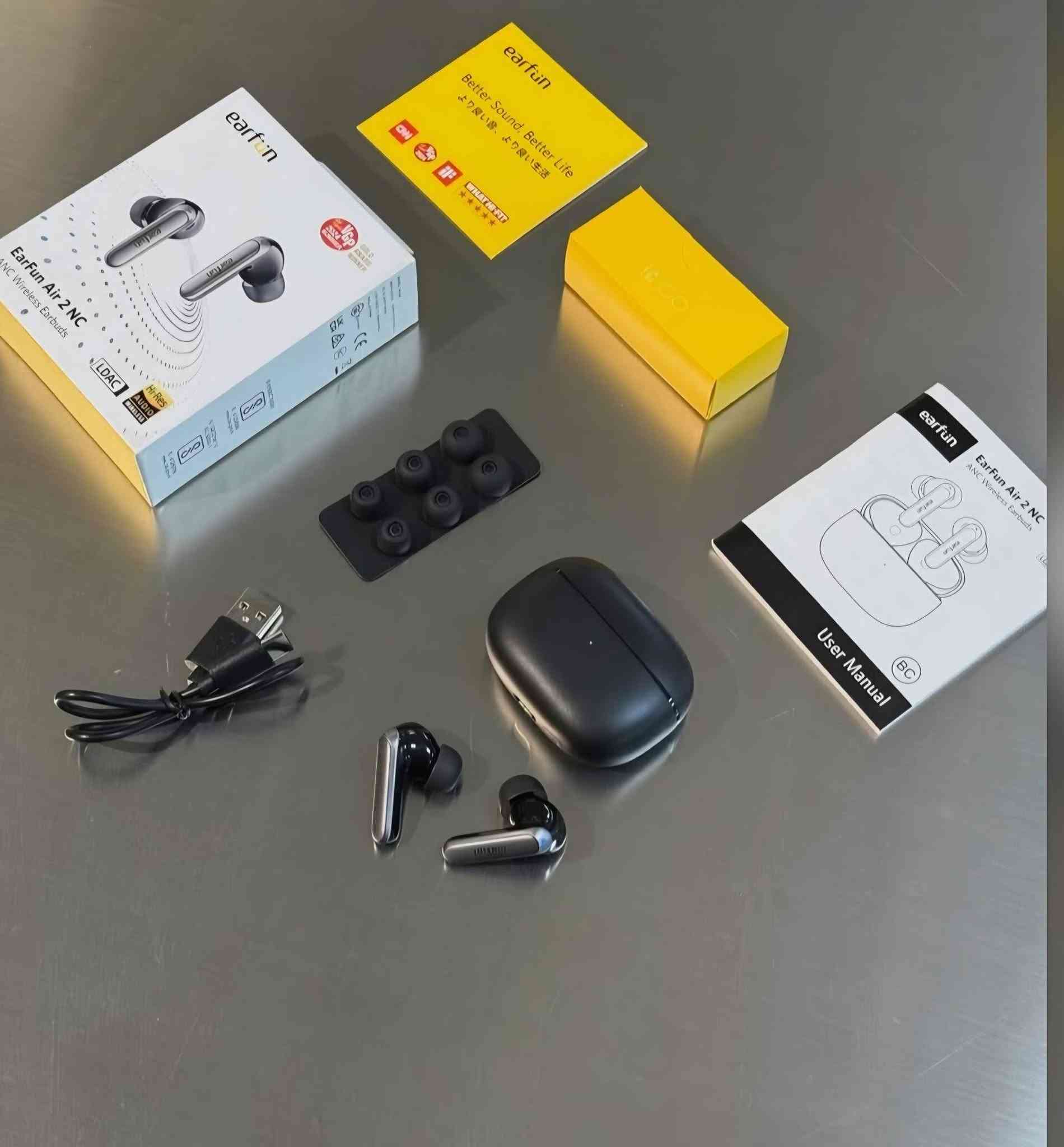 سماعة من الشركة العالمية earfun مع البوكس و كامل ملحقات + هدية انكر ايربودز  تواصل على الرقم ***********
السعر  ٥٥ ألف 
وياها اشتراك pro بالتطبيق مالتها ما مفعل
بيها ai تكيفي و تكدر تتحكم كلشي بيها و هم عزلها ممتاز

نص مكتوب في الصور:
- باصدار 4 Earfun air Pro
- المنتج اوبن بوكس غير مستخدم
- المواصفات:
- هلايربود مستحيل تلكا مثل العزل الخاص بي بهذا السعر ، عزل ضوضاء بنسبة ١٠٠٪ تقريبا
- غير انئ يدعم تطبيق خاص اللي من خلاله تكدر تخصص كلشي يعجبك من صوت و عزل و حتى اللمس
- الاياربود مقاوم لرذاذ الماء و التعرق بمعيار IPX5 يعني تكدر تستخدمه بكل نشاطاتك
- يدعم ترميز LDAC يعني الملفات الصوتيه تنقل باعلى جوده
- تحتوي 6 ميكروفونات مدمجه مزوده بالذكاء الاصطناعي اللي يخلي صوتك انقى من المي
- بطاريه تطول وياك اكثر من ٢٥ ساعه ويه الكيس