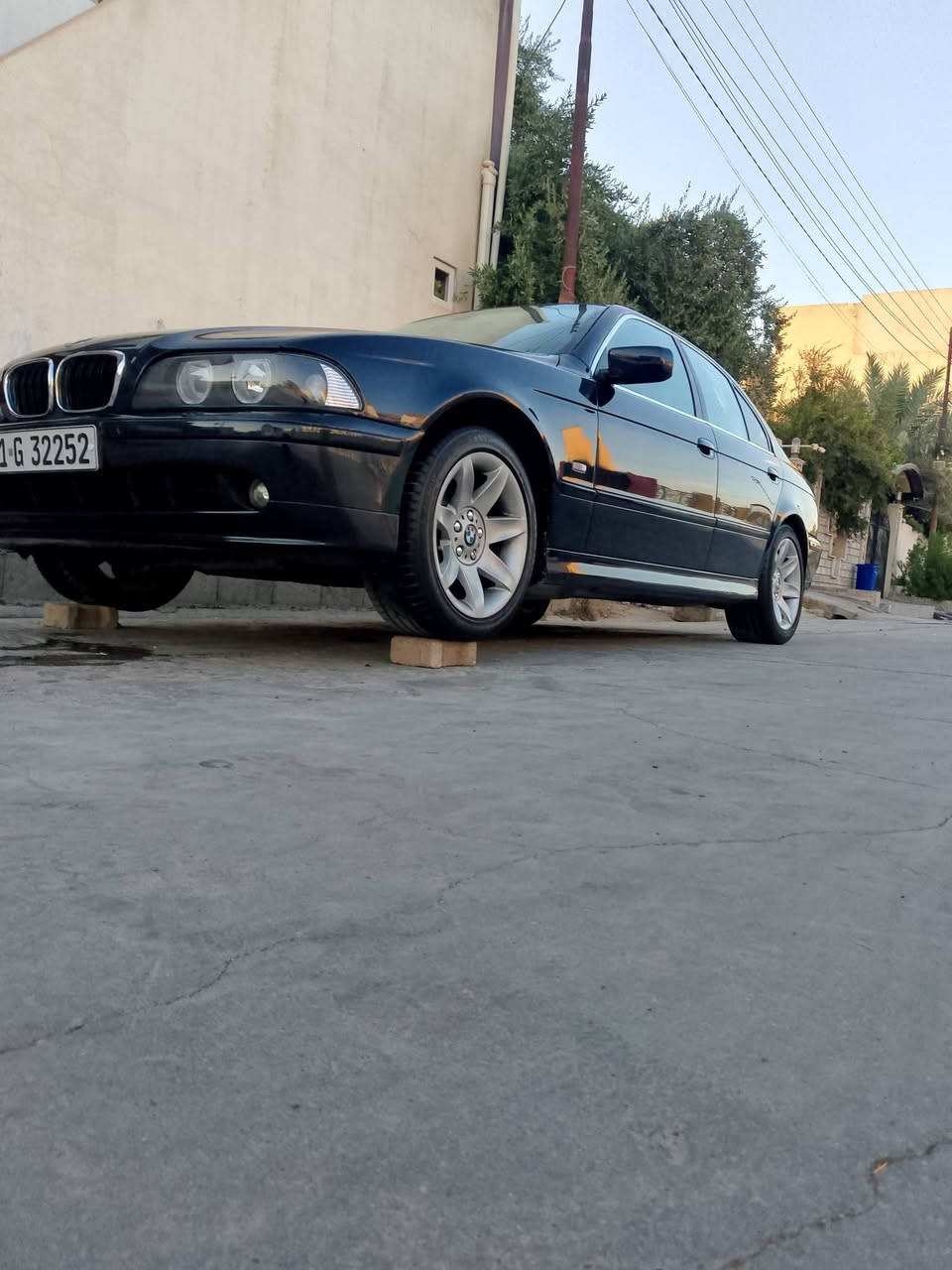 بي ام بومه 2000 للبيع فول مواصفات صدر تخم  تأير جديد  تبريد شغال  سياره صبغ بس جماليه اي معجون ما بيه ولا ضربه  دفتر بانزين بيه  سياره شرط تحويل سنويه جديده اي غرمه ما بيه  رقم *********** عنوان كركوك

